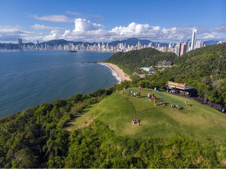 Vista do Morro do Careca. Reprodução: Portal de Turismo de Balneário Camboriú.