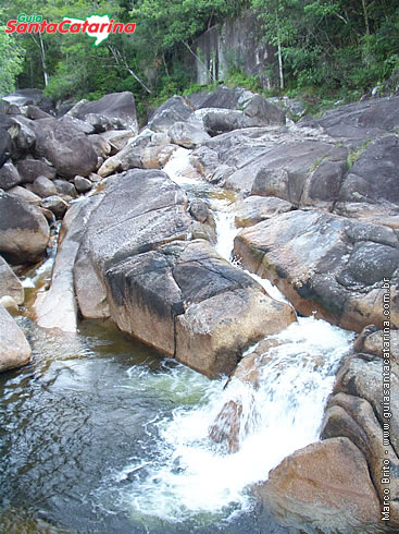 Cascata da Cobrinha de Ouro