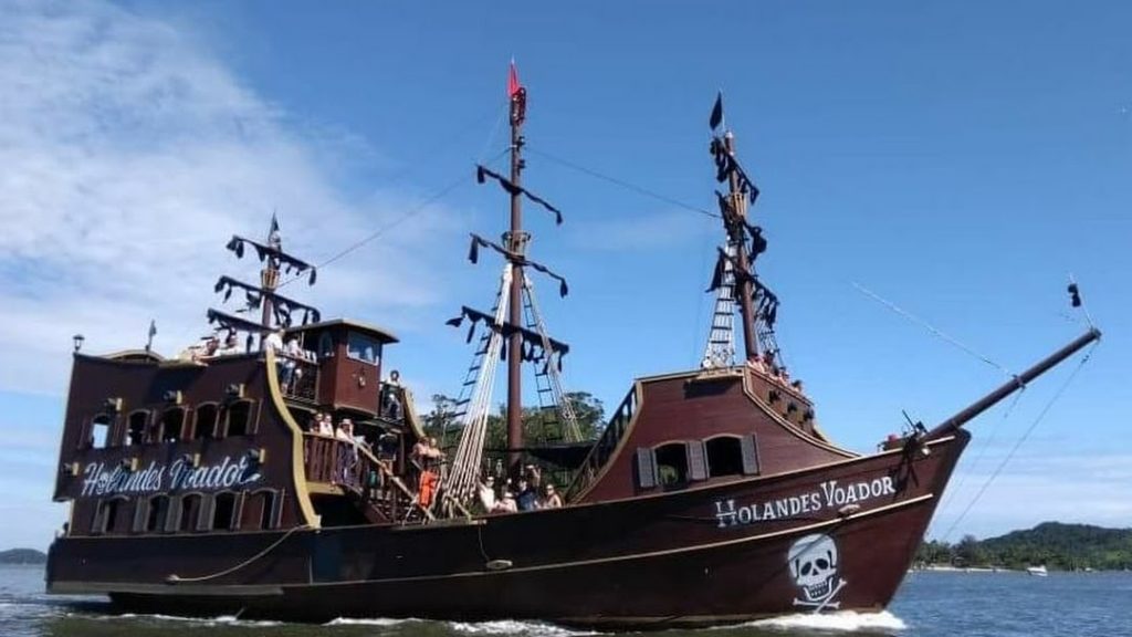 Barco Pirata Holandês Voador